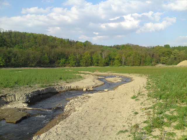 Vypu�t�n� Hostiva�sk� p�ehrada